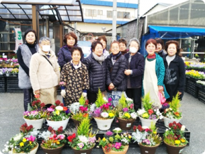 女性部　寄せ植え